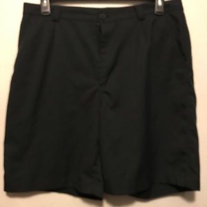 Under Armour 36R Black Golf Shorts